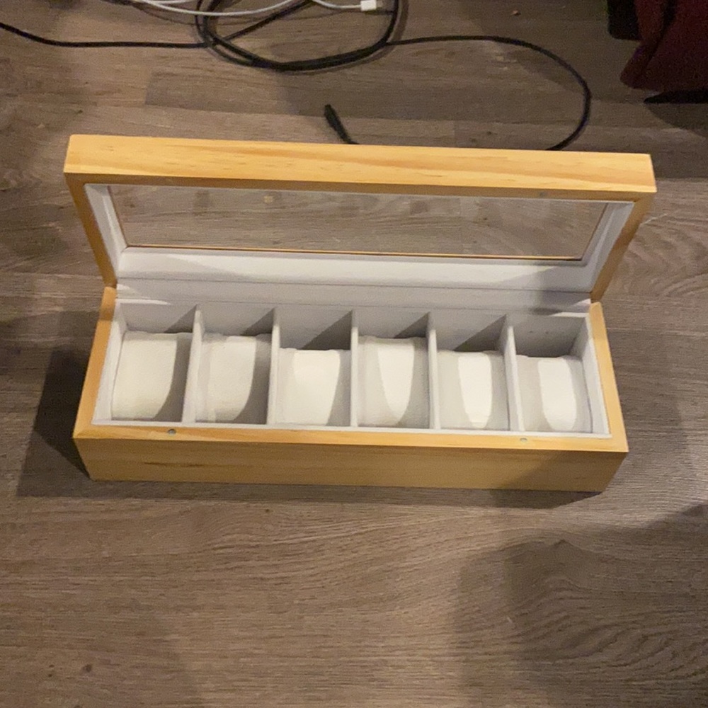 Watch Box - Picture 2 of 4